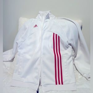 Adidas athletic jacket with pockets. In great fresh condition. Women’s Med.